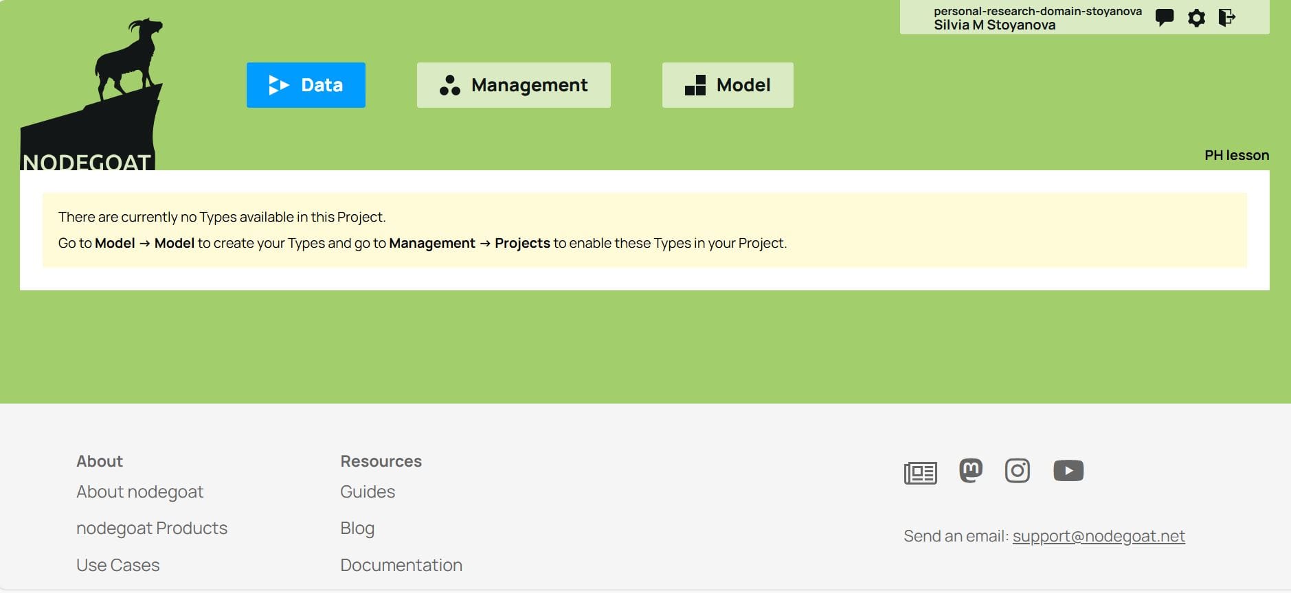 Empty background with the three tabs of the workspace